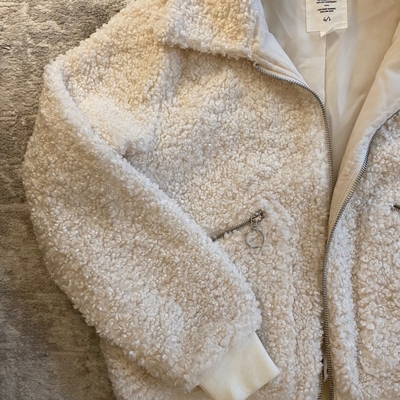 Women’s Causal Faux Fuzzy Coat - Picture 2 of 6